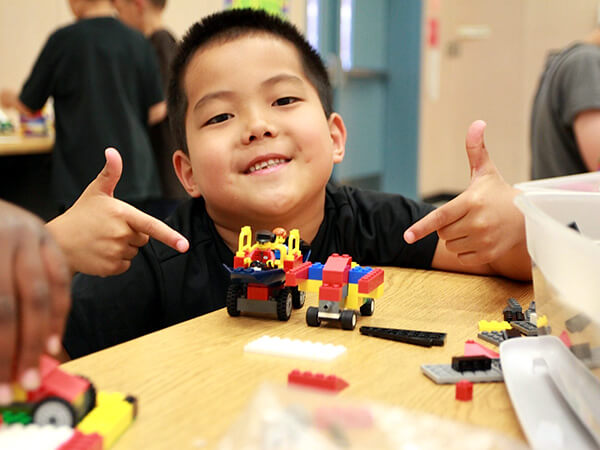 Early Engineers afterschool building gears motors solar knex lego